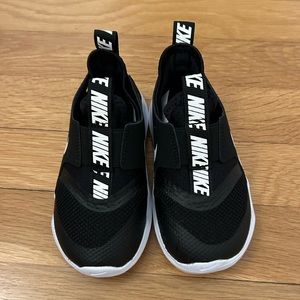 Nike Flex Runner Size 8